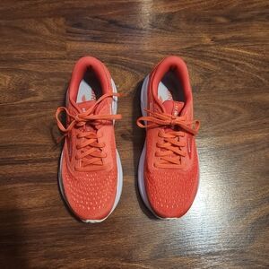 Brooks Adrenaline 24 GTS LIKE NEW